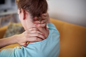 انجام حرکات ورزشی برای آرتروز گردن